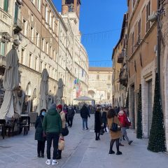 Perugia, domenica particolare di pre lockdown natalizio