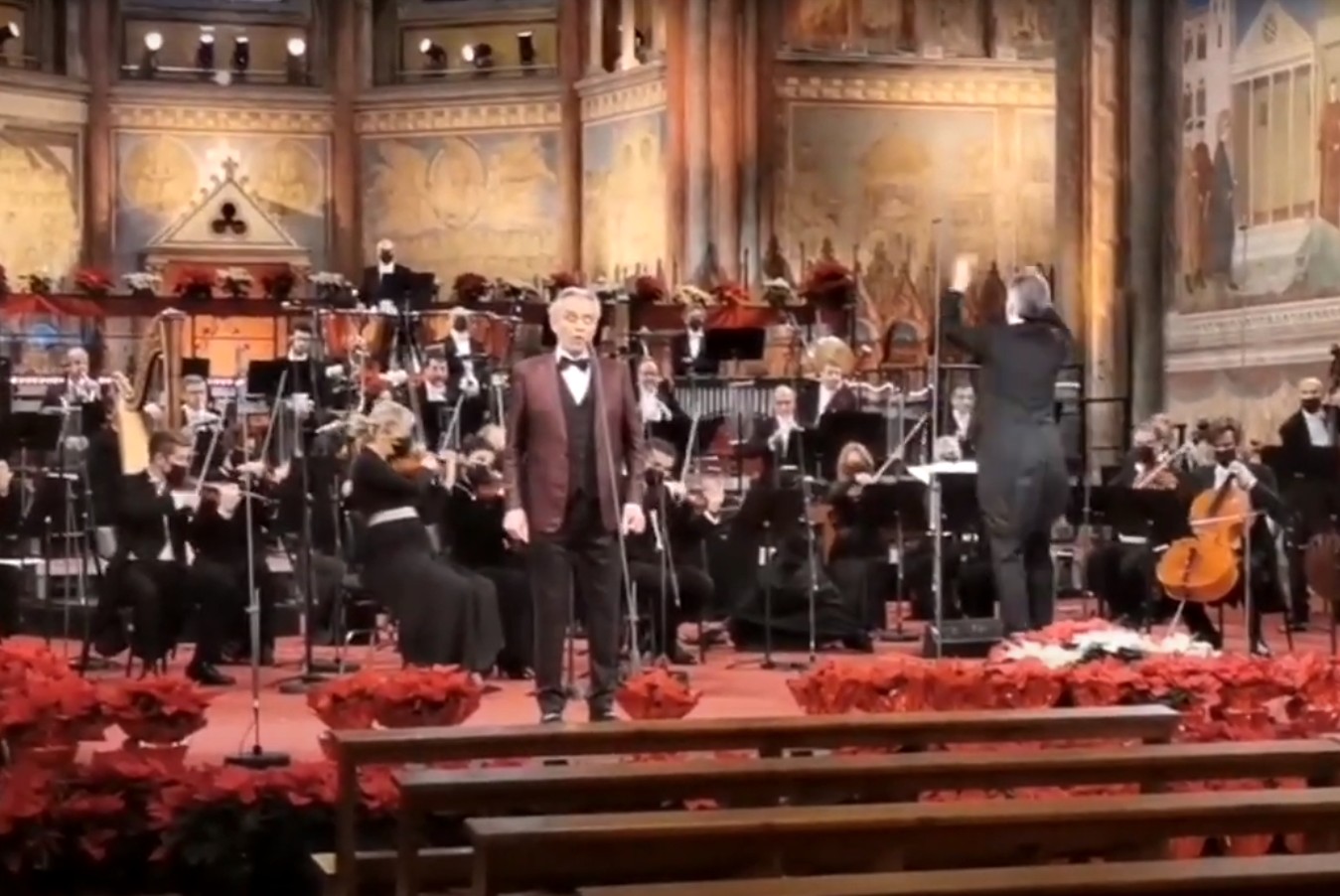Bocelli fa risuonare il Padre Nostro nella Basilica di Assisi