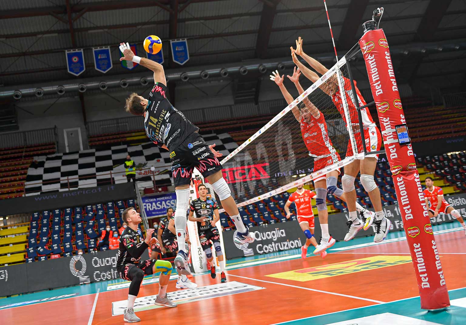 Sir in final four di Coppa Italia, ma che fatica con Ravenna