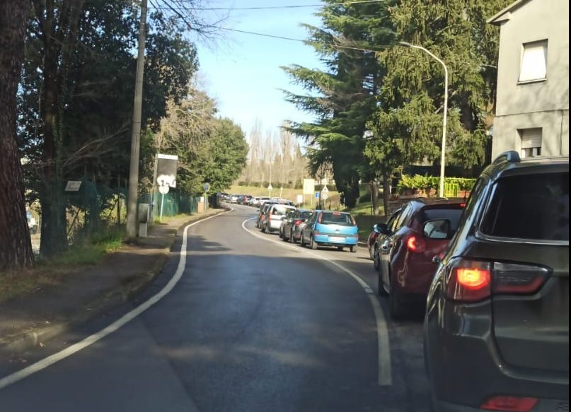 Tamponi, in coda a Pian di Massiano docenti e genitori
