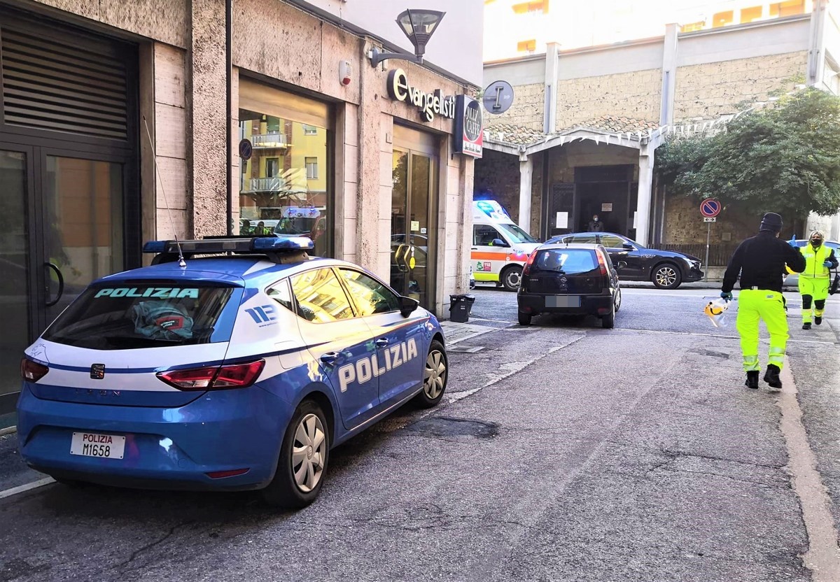 Terni: «La mia amica vuole farla finita». Scattano i soccorsi