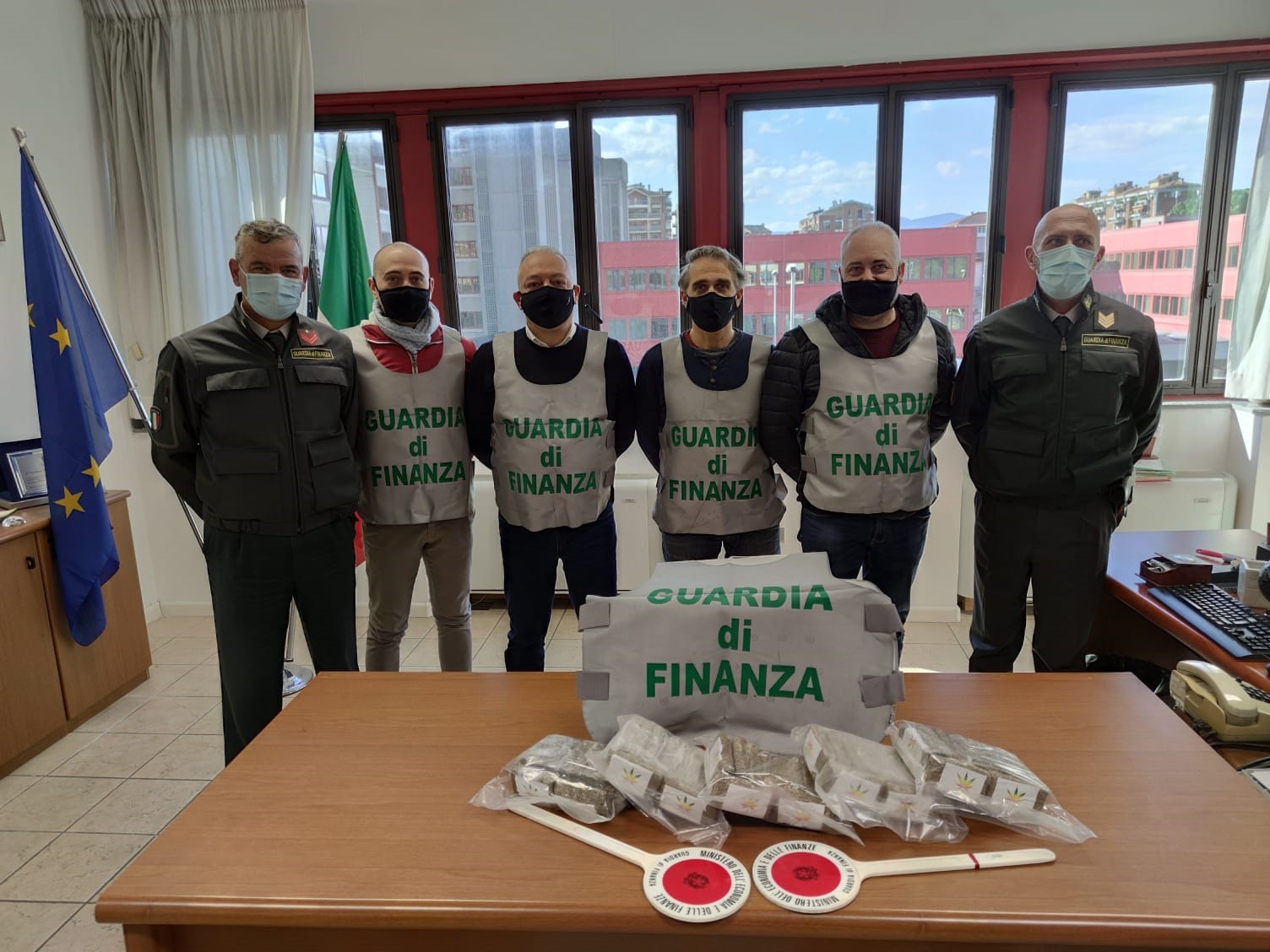 A Terni per consegnare 5 chili di droga: preso dalla Finanza a Tuillo