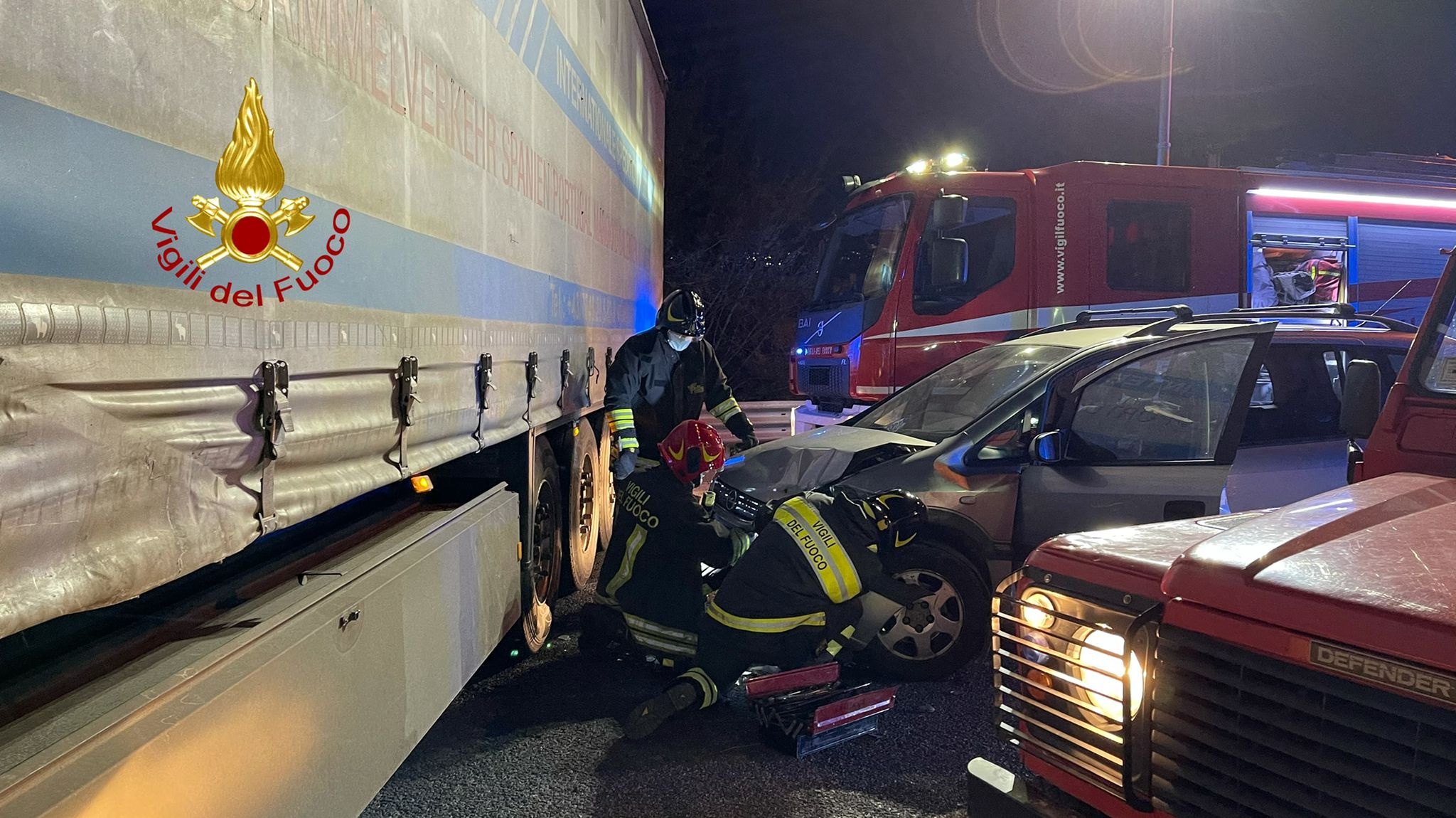 Fossato, con l’auto contro il camion: finisce in ospedale