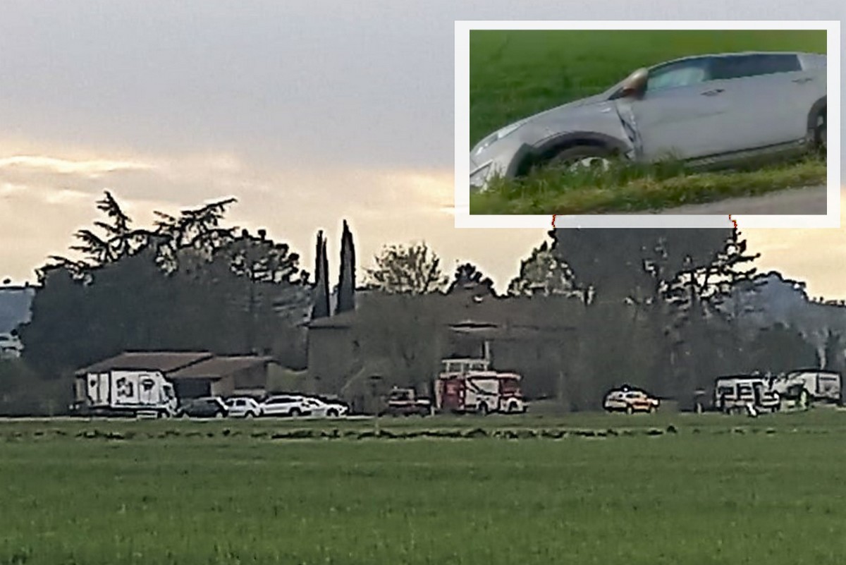 Due auto fuori strada a Petrignano d’Assisi