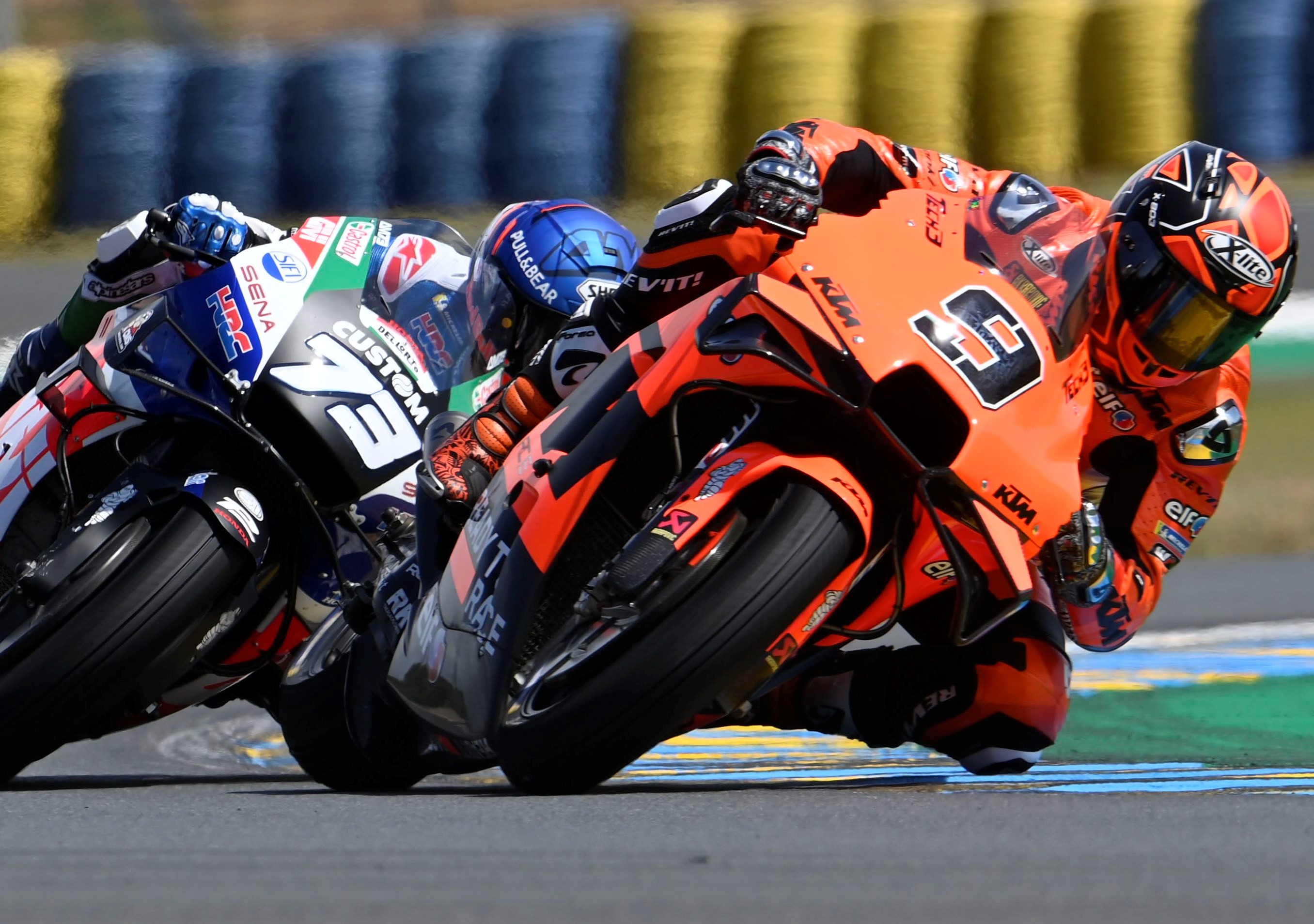 MotoGp, ‘pazza’ gara a Le Mans: Petrucci rimonta ed è top 5