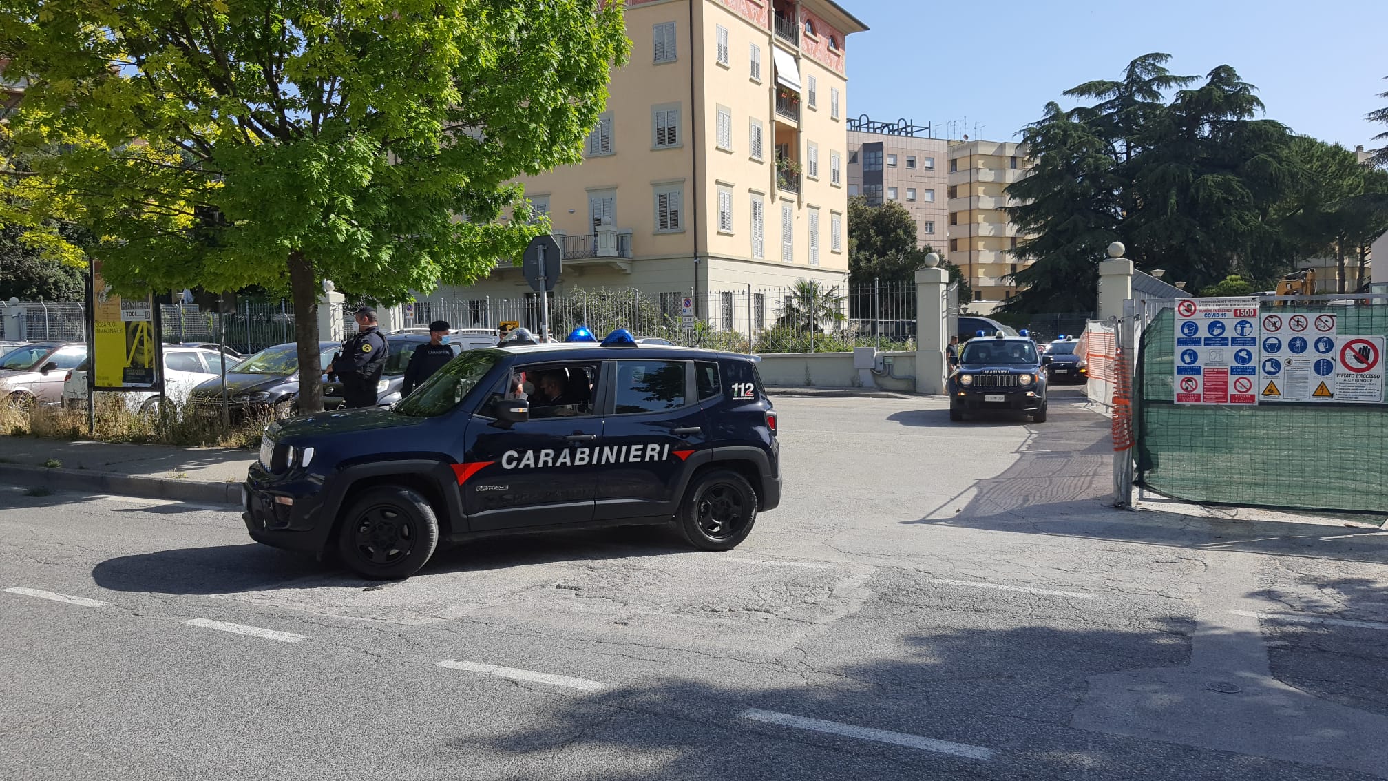 Rapinata in casa: tre 18enni e due minori in manette