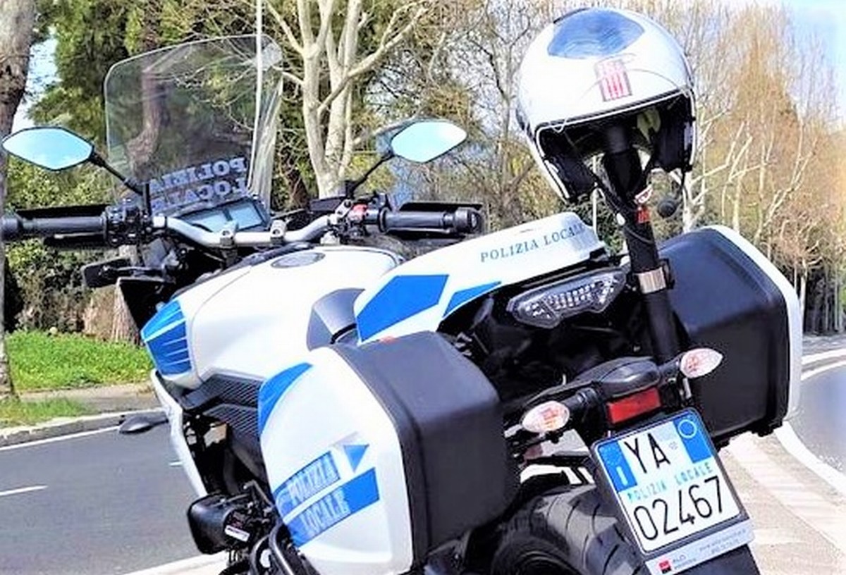 Terni, polizia Locale insegue scooterista in viale Rossini: preso