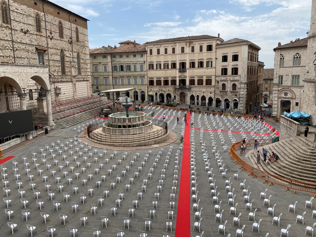 Sembra Umbria Jazz, ma è una ordinazione sacerdotale