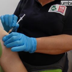 Umbria, 17 mila vaccinati in più con ‘ciclo completo’. Ma c’è una spiegazione