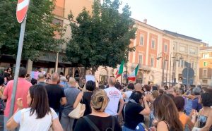 no green pass' in piazza a Terni