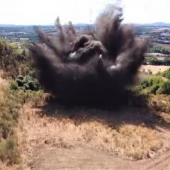 L’esplosione della bomba di via Piermatti vista dal drone – Video