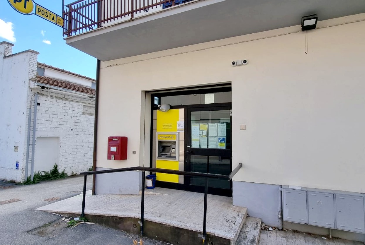 Rapina alle Poste, bottino da 40mila euro