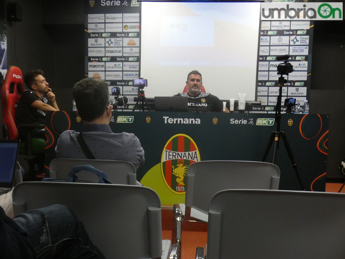 Ternana a zero punti, Lucarelli tra ‘lezione’ e scudo alla squadra