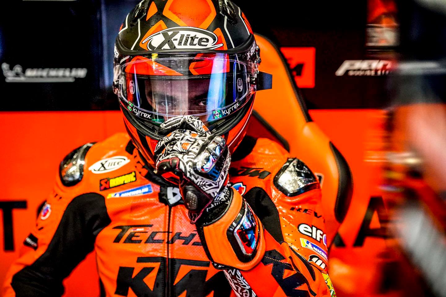 Petrucci e l’abbraccio a Mir: «Ci mancherà. Esempio di sportività»