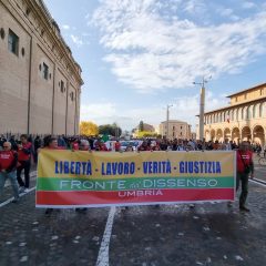 In centinaia ad Assisi per dire ‘no green pass’