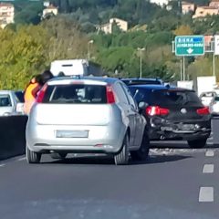 Incidente a Piscille, automobilista ferito e raccordo (ancora) bloccato
