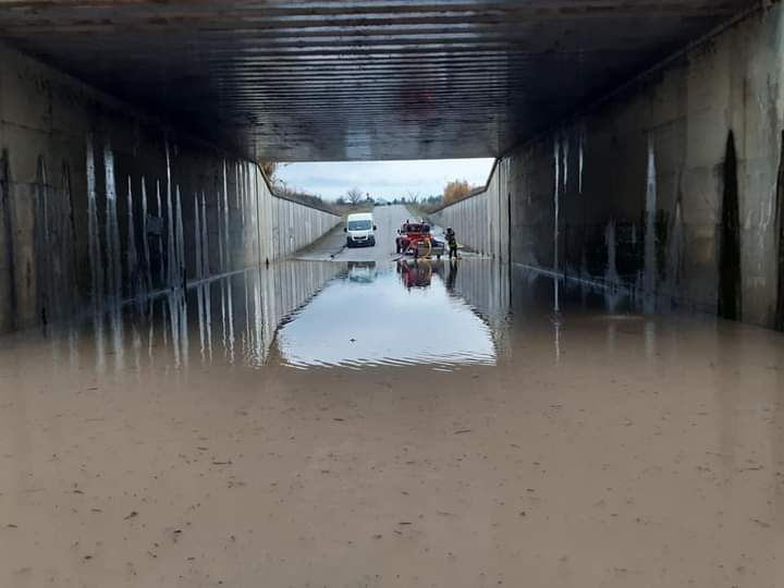 Pioggia di Santo Stefano, disagi nel perugino: sottopasso allagato a Castiglione del Lago
