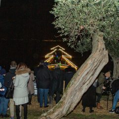 Si accende l’albero sul lago Trasimeno