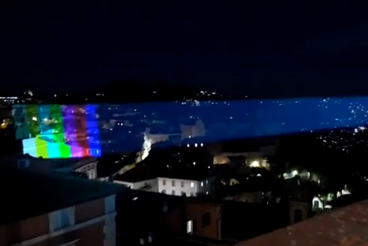 Ecco l’Albero di Natale sui tetti di Perugia