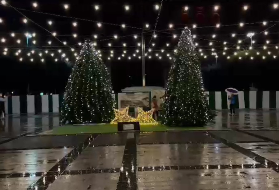 Natale e luminarie a Terni, il test in piazza Tacito – Video