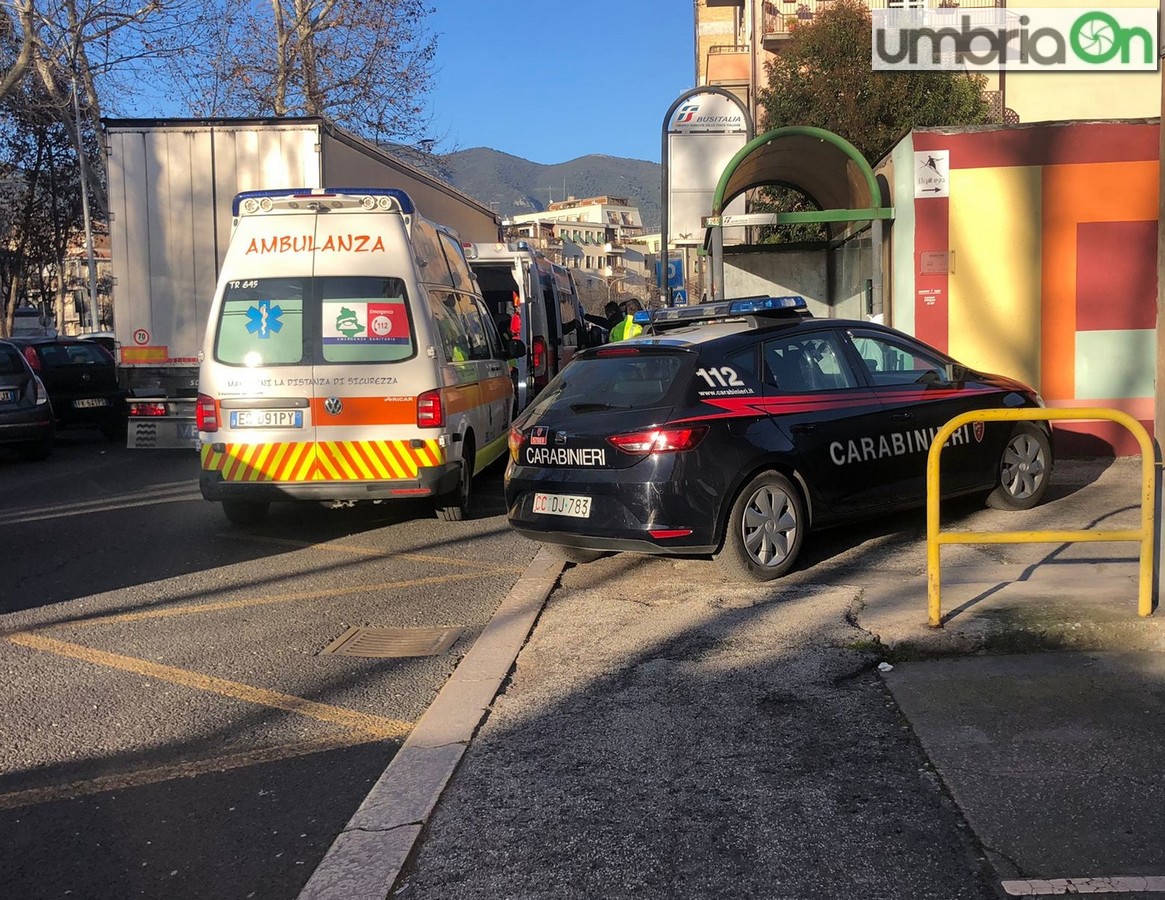 Terni, 52enne stroncato da un malore in via Vannucci