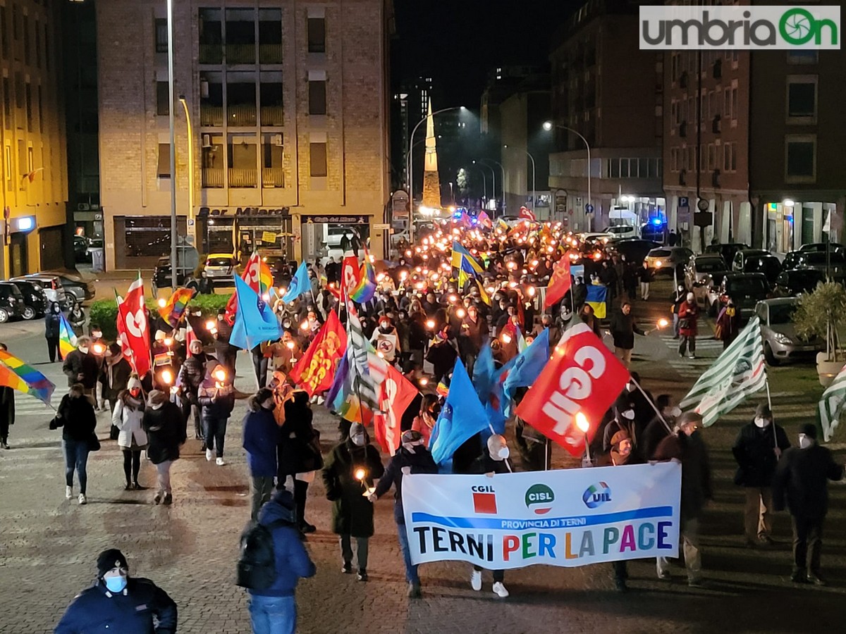 «Far tacere subito le armi in Ucraina». L’Umbria della pace è scesa in piazza