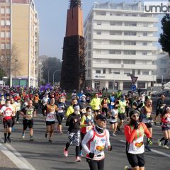 Prima maratona San Valentino in epoca Covid: c’è un record. Trionfo Simukeka