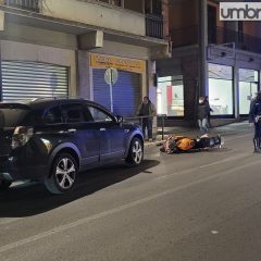 Terni, incidente in via Carrara: 17enne in ospedale