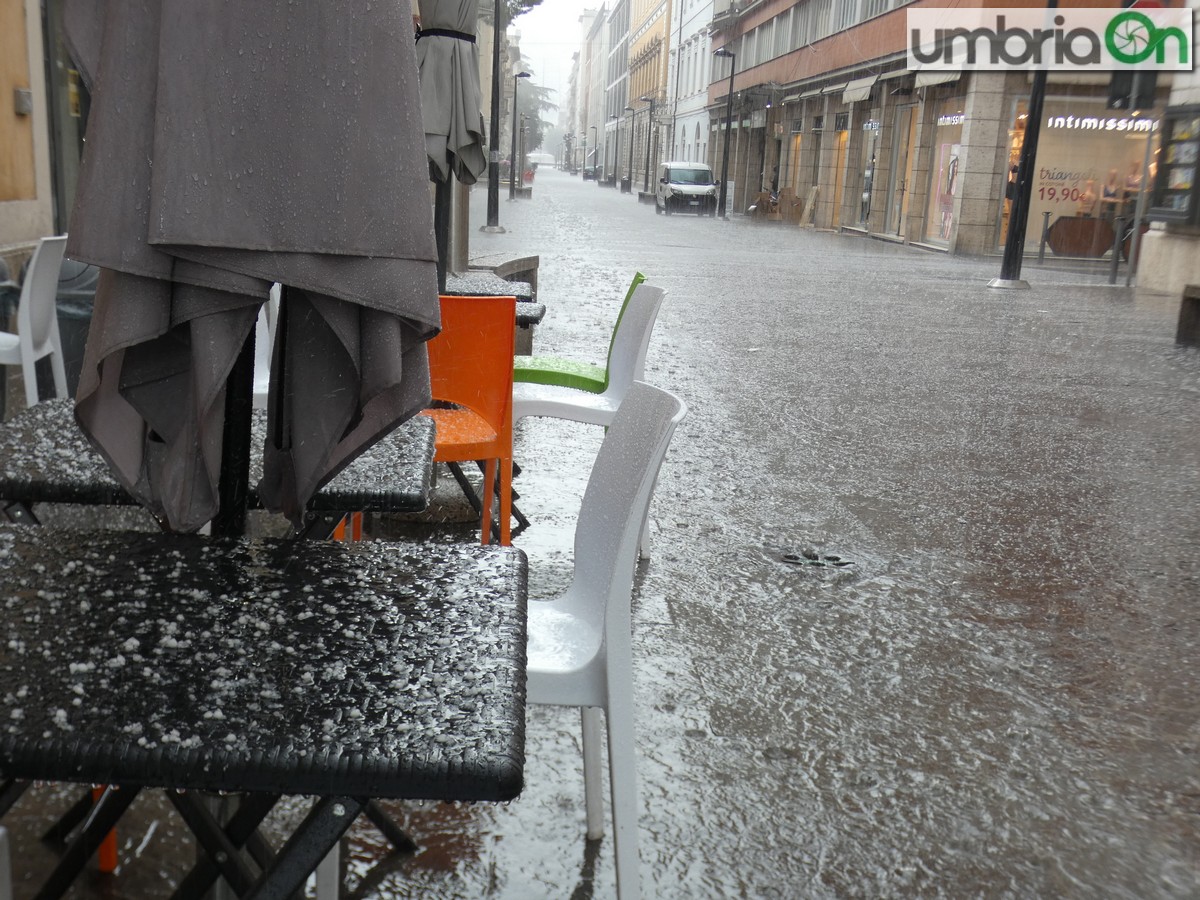 Torna il maltempo: grandinata a Terni nel pomeriggio – Video
