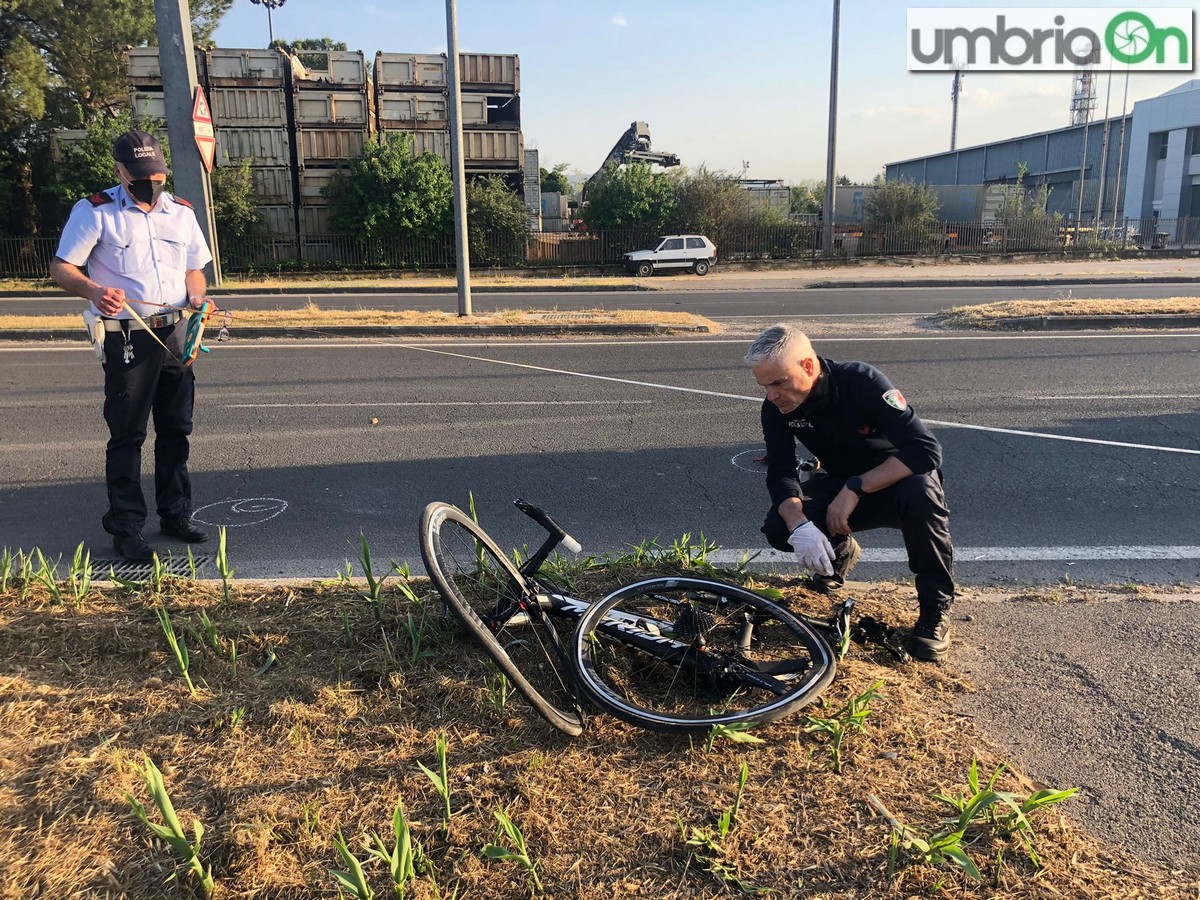 Marattana Terni: autoarticolato contro bici. Donna in ospedale