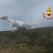 Un sabato con numerosi incendi nel Perugino: campi in fiamme e diversi mezzi aerei impegnati