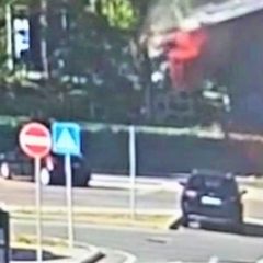 Video – Perugia: il momento in cui il tir precipita dal viadotto