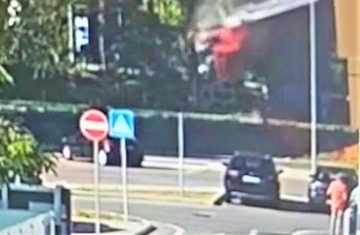 Video – Perugia: il momento in cui il tir precipita dal viadotto