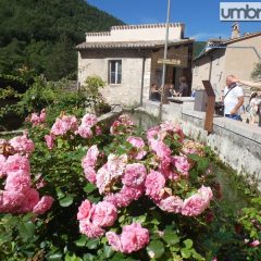 L’Umbria che incanta: ancora boom di turisti a Rasiglia – Fotogallery