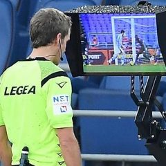 Il Var gli fa perdere 3.600 euro: tifoso fa causa alla Lega Calcio