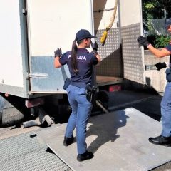 Blitz nell’azienda con il furgone rubato: ladri messi in fuga. Recuperato il veicolo
