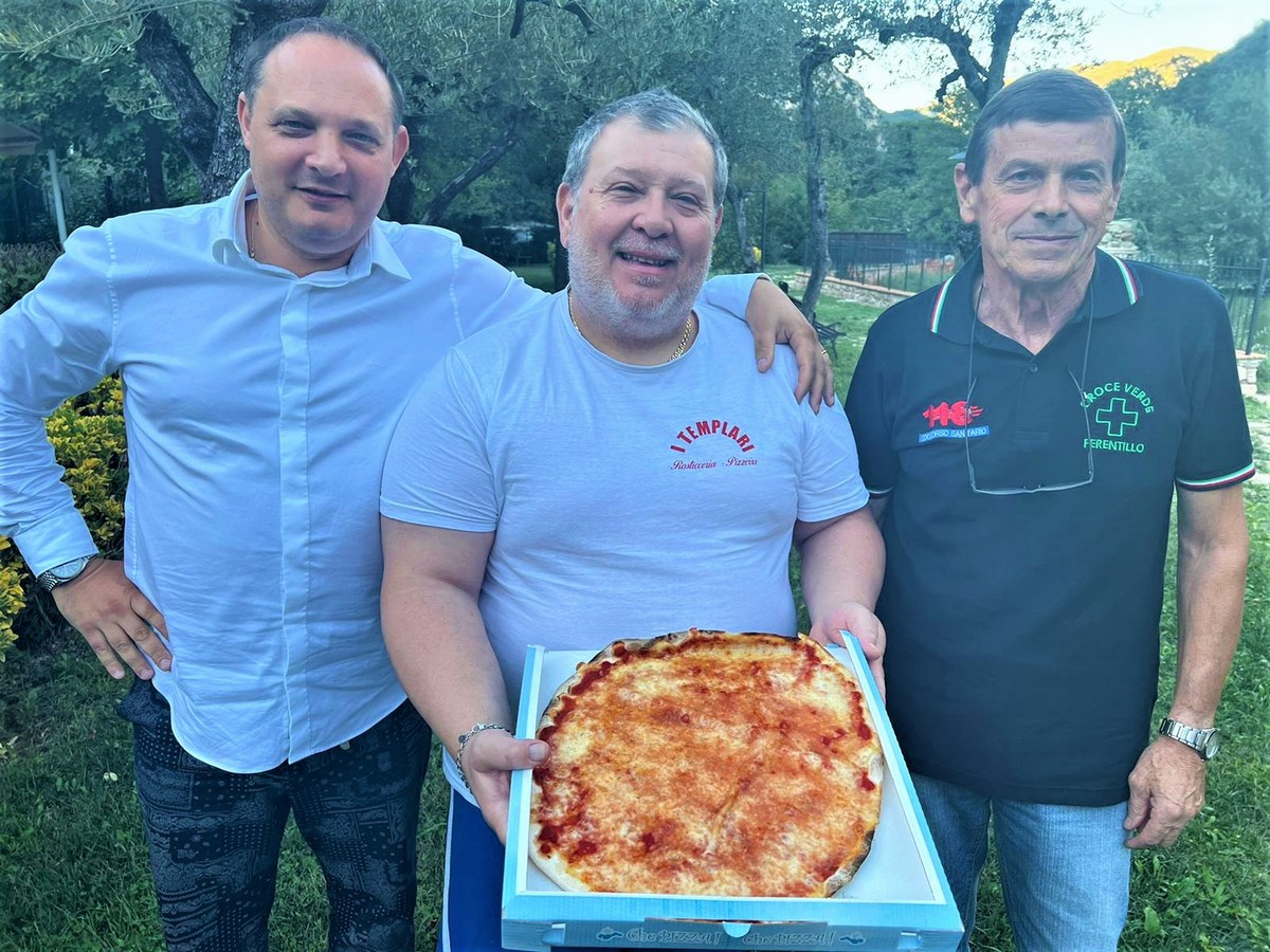 Ferentillo chi mangia la pizza aiuta la Croce Verde. Giovedì l’evento