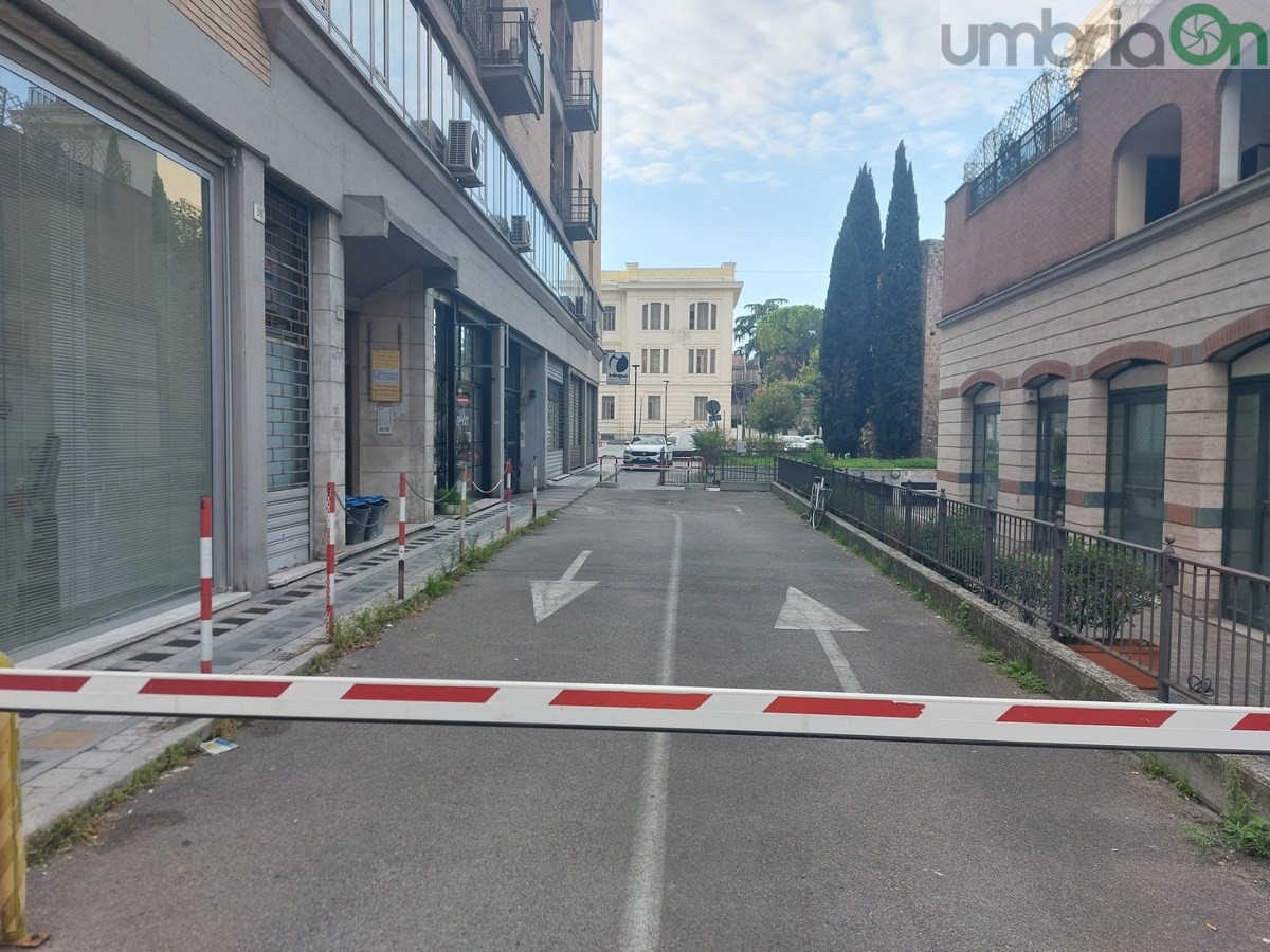 Terni: migliora il 42enne accoltellato dalla compagna in via Pacinotti