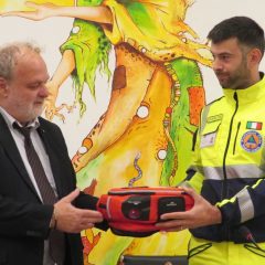 Terni: defibrillatore donato da Aiutiamoli a Vivere alla Protezione Civile di Collescipoli