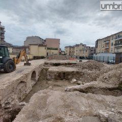 Terni, in largo Cairoli si scava da mesi: resta il focus sui resti del monastero – Video