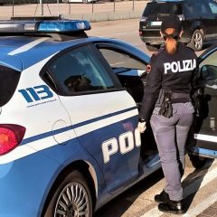 Cintate alle auto in transito e in sosta: denunciato 23enne