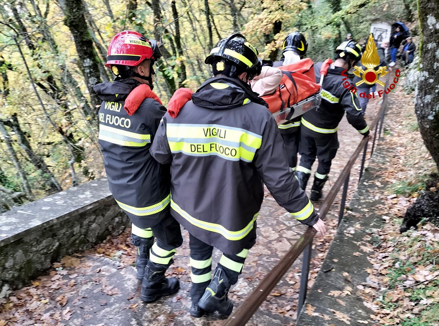 Cade e si infortuna sullo scoglio di Santa Rita soccorsa 63enne umbriaON Cade e si infortuna sullo scoglio di Santa Rita soccorsa 63enne umbriaON