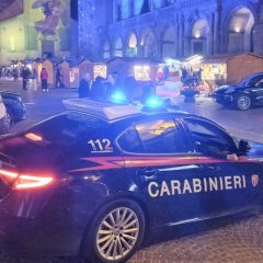 Si perde fra la folla il giorno della Befana: bimbo ‘salvato’ dai carabinieri