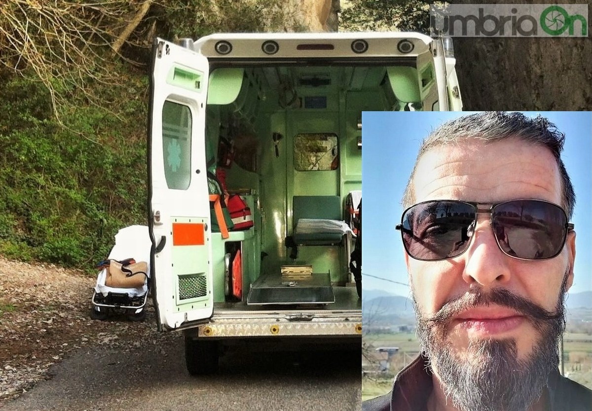 Accompagna gli amici a caccia, viene colpito e muore. Vittima è un parrucchiere di Narni