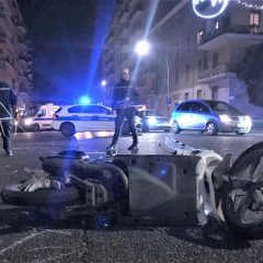 Terni, piazza Dalmazia: scontro scooter-auto. Ferito un 18enne