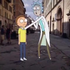 «Capitale del donca, della torta al testo e dei cori contro Santopadre». Il giro turistico di Rick e Morty a Perugia