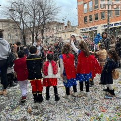 Terni: coriandoli e stelle filanti per l’ultimo giorno di carnevale – Fotogallery