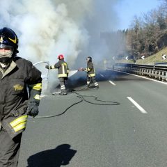 Brucia furgone in A1 fra Fabro e Orvieto: scatta l’intervento. Disagi per la viabilità