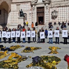 Perugia, un flashmob in ricordo delle vittime di Cutro