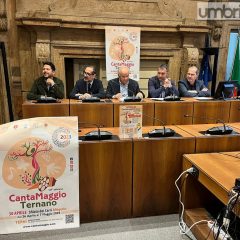 Terni: i carri allegorici scaldano i motori per il Cantamaggio 2023
